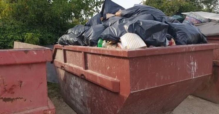 Hatékony megoldások hulladékszállításra: konténerrendelés