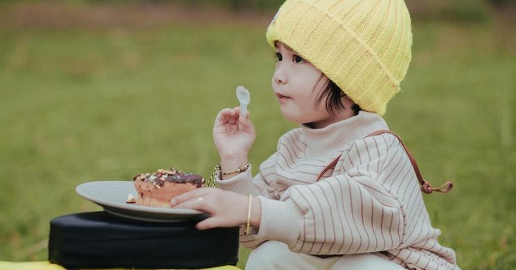 Hogyan csökkentsd a babák ételdobálását: tippek és tanácsok