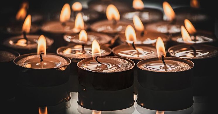 Búcsú a Velencei-tó partján: egy különleges temetkezési forma