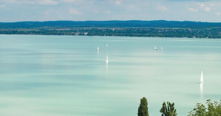 Inspiráló balatoni környezet céges csapatépítéshez