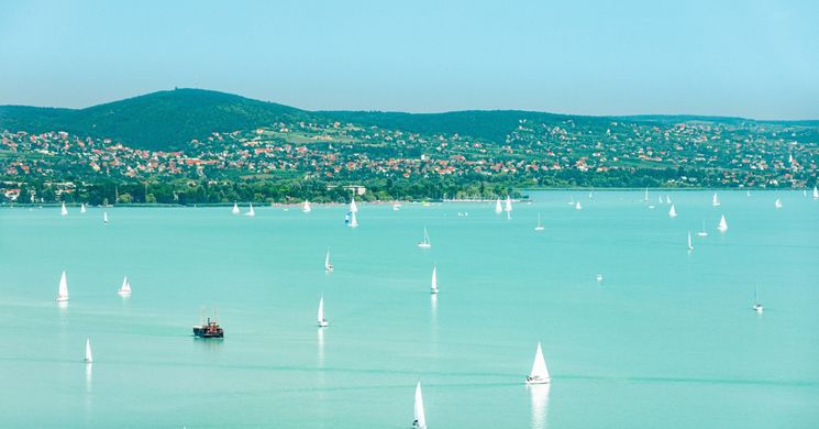 Budapestről Balatonfüredre: amikor a nyaralóhelyből valódi otthon lesz