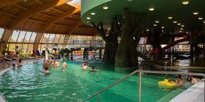 Zenés éjszakai fürdőzés 2025 Hungarospa. Hajdúszoboszló