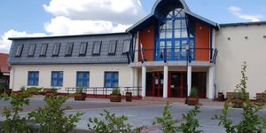 Művelődési Központ és Könyvtár, Tököl 