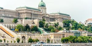 Budapesti hajós városnézés 2025. Lenyűgöző nappali hop-on hop-off élményhajózás a Dunán a főbb látnivalók felfedezésével 