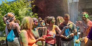 Holi  - A Színek Fesztiválja 2026. Színek, fények, játékok a Krisna-völgyben