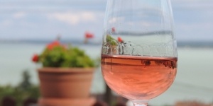 Balatonlelle - Tihany menetrendi hajók 2018. Fedezze fel a félszigetet kóstolja meg a finom borokat! Balatonlelle - Tihany menetrendi hajók 2018. Fedezze fel a félszigetet kóstolja meg a finom borokat!