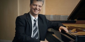Király Csaba zongoraművész koncert 2019. Zongora szólóest a Rákoshegyi Bartók Zeneházban Király Csaba zongoraművész koncert 2019. Zongora szólóest a Rákoshegyi Bartók Zeneházban