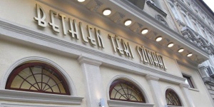 Bethlen Téri Színház műsora 2025. Előadások és online jegyvásárlás
