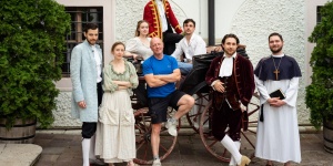 Sétáló színház Gödöllő 2023. Shakespeare: Rómeó és Júlia című tragédiájának feldolgozása