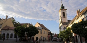 Tárlatvezetés Szentendrén 2019. Tematikus séták, tárlatvezetések Szentendre utcáin, múzeumaiban Tárlatvezetés Szentendrén 2019. Tematikus séták, tárlatvezetések Szentendre utcáin, múzeumaiban