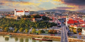 Őszi szünet családi pihenés Sopronban, kirándulással Bécsbe és Pozsonyba a Szieszta Hotelben Őszi szünet családi pihenés Sopronban, kirándulással Bécsbe és Pozsonyba a Szieszta Hotelben