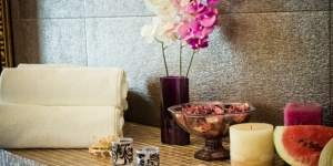 Luxus wellness pihenés Tatán, gyertyafényes vacsorával és masszázzsal a Kristály Imperiál Hotelben Luxus wellness pihenés Tatán, gyertyafényes vacsorával és masszázzsal a Kristály Imperiál Hotelben