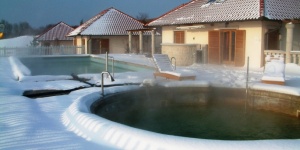 Év végi wellness pihenés Demjénben, ünnepi relaxálás borkóstolóval az Egri Korona Borházban Év végi wellness pihenés Demjénben, ünnepi relaxálás borkóstolóval az Egri Korona Borházban