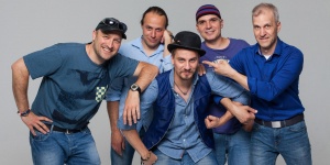 Alma Együttes családi koncert a veresegyházi Mézesvölgyi Szabadtéri Színpadon Alma Együttes családi koncert a veresegyházi Mézesvölgyi Szabadtéri Színpadon