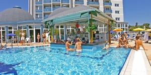 Élménymedence hotel Hajdúszoboszlón, wellness kikapcsolódás az egész családnak Élménymedence hotel Hajdúszoboszlón, wellness kikapcsolódás az egész családnak