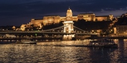 Budapesti sétahajózás vacsorával vagy vacsora nélkül 19.00 és 22.00 órakor - JEGYVÁSÁRLÁS Budapesti sétahajózás vacsorával vagy vacsora nélkül 19.00 és 22.00 órakor - JEGYVÁSÁRLÁS