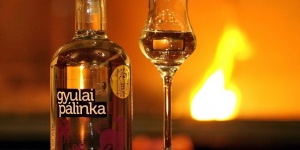 Gyulai pálinka kóstoló minden pénteken a Gyulai Pálinka Manufaktúrában Gyulai pálinka kóstoló minden pénteken a Gyulai Pálinka Manufaktúrában
