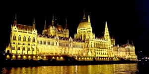 Budapesti sétahajózás vacsorával vagy vacsora nélkül 19.00 és 22.00 órakor - JEGYVÁSÁRLÁS Budapesti sétahajózás vacsorával vagy vacsora nélkül 19.00 és 22.00 órakor - JEGYVÁSÁRLÁS