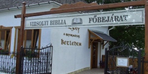 Történelmi kisfilmek a reformáció koráról, vetítések a vizsolyi Bibliás Könyvesház fogadóterében Történelmi kisfilmek a reformáció koráról, vetítések a vizsolyi Bibliás Könyvesház fogadóterében