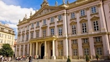 Szárnyashajó Pozsonyba 2019. Kétnapos programhajó Budapestről kirándulással Dévénybe Szárnyashajó Pozsonyba 2019. Kétnapos programhajó Budapestről kirándulással Dévénybe