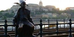 Duna Korzó, séta a budapesti Duna parton, Budapest legszebb sétálóutcájában Duna Korzó, séta a budapesti Duna parton, Budapest legszebb sétálóutcájában