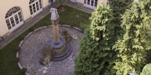 Titkos kertek és terek Budapesten, városnéző séta a Belvárosban Titkos kertek és terek Budapesten, városnéző séta a Belvárosban
