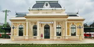 Királyi Váróterem Gödöllő programok 2018 / 2019. Műsor és online jegyvásárlás Királyi Váróterem Gödöllő programok 2018 / 2019. Műsor és online jegyvásárlás