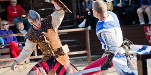 Lovagi torna Visegrádon, az élő középkor városában októbertől márciusig a Palotaházban Lovagi torna Visegrádon, az élő középkor városában októbertől márciusig a Palotaházban