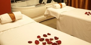 Privát spa, wellness ketten romantikus páros csomagajánlatok a Lepence Fürdő- és Wellness Központban Privát spa, wellness ketten romantikus páros csomagajánlatok a Lepence Fürdő- és Wellness Központban