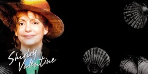 Shirley Valentine - lírai komédia a veresegyházi Mézesvölgyi Szabadtéri Színpadon Shirley Valentine - lírai komédia a veresegyházi Mézesvölgyi Szabadtéri Színpadon