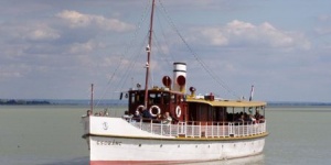 Balatongyöröki diszkóhajó 2018. Bulihajók a nyári főszezonban minden kedden és szombaton Balatongyöröki diszkóhajó 2018. Bulihajók a nyári főszezonban minden kedden és szombaton