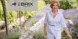 Feller Adrienne előadása a hévízi Brix Bistroban, az előadás témája: A nő gyönyörű változásai Feller Adrienne előadása a hévízi Brix Bistroban, az előadás témája: A nő gyönyörű változásai