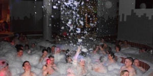 Karácsonyi Hóparty zenés esti fürdő habpartyval 2018 Hajdúszoboszló Hungarospa Karácsonyi Hóparty zenés esti fürdő habpartyval 2018 Hajdúszoboszló Hungarospa