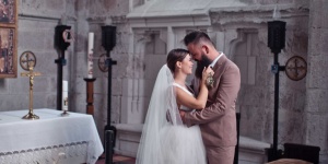 Esküvői fotózás a várban, gyönyörű helyszínek Füzér Várában a legszebb pillanatok megörökítéséhez