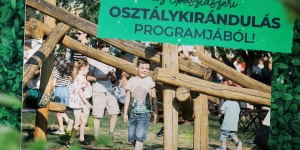 Élmény osztálykirándulás az Európa-rekorder hosszúságú sövénylabirintusban Ópusztaszeren