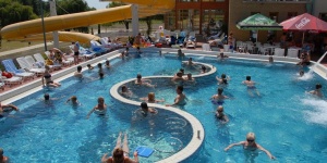 Zalakarosi aquapark, családi fürdőzés, szórakozás és pihenés a zalakarosi élményfürdő aquaparkban