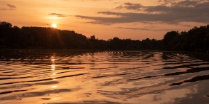 Őszi csukázás, őszi csuka horgászat a Tisza-tónál, szállással a Balneum Hotelben