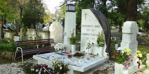 Óbudai temetőséta a temető idegenvezetőjével Szilágyi Ritával Óbudai temetőséta a temető idegenvezetőjével Szilágyi Ritával