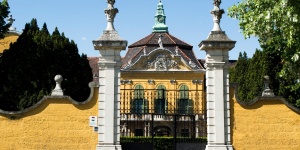 Esküvő kastélyban Budapesten, esküvői fotózás, szertartás és vacsora a Nagytétényi Kastélymúzeumban Esküvő kastélyban Budapesten, esküvői fotózás, szertartás és vacsora a Nagytétényi Kastélymúzeumban