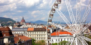 Extrém leánybúcsú program, panoráma utazás az óriáskerékkel Budapesten