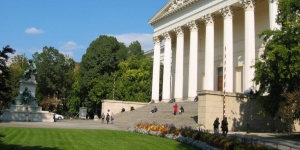 Terembérlés Budapesten, a belvároshoz közeli Magyar Nemzeti Múzeumban Terembérlés Budapesten, a belvároshoz közeli Magyar Nemzeti Múzeumban
