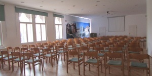 Terembérlés Veszprémben, konferencia és rendezvényhelyszín az Eötvös Károly Megyei Könyvtárban