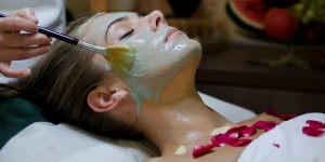 Kozmetikai kezelések a Wellness Hotel Gyula szállodában bejáró vendégeknek is Kozmetikai kezelések a Wellness Hotel Gyula szállodában bejáró vendégeknek is