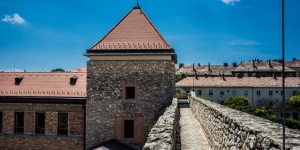 Bakonyi várak, vártúrák, lovagi tornák és várjátékok a Bakony és Balaton térségében