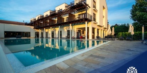 Tisza-tó fesztiválok 2025-ben wellness szállással a tiszafüredi Balneum Hotelben