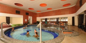 3 éjszaka wellness Egerben, hétköznapokra vagy hétvégékre a Hunguest Hotel Flóra szállodában 3 éjszaka wellness Egerben, hétköznapokra vagy hétvégékre a Hunguest Hotel Flóra szállodában