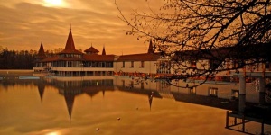 2 éjszaka wellness akció Hévízen, teljes ellátással és programokkal a Hunguest Hotel Heliosban 2 éjszaka wellness akció Hévízen, teljes ellátással és programokkal a Hunguest Hotel Heliosban