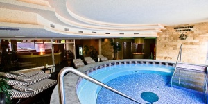 Nyári wellness 4 éjszakára Debrecenben, masszázzsal és lovaglással az Erdőspuszta Club Hotelben Nyári wellness 4 éjszakára Debrecenben, masszázzsal és lovaglással az Erdőspuszta Club Hotelben