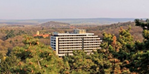 Wellness pihenés ajándék kuponnal és erdei kirándulással a soproni Szieszta Hotelben Wellness pihenés ajándék kuponnal és erdei kirándulással a soproni Szieszta Hotelben
