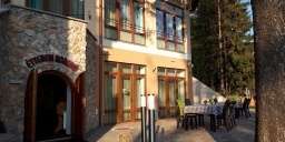 Pihenés a hegyekben, erdei üdülés télen wellness programokkal a Vadvirág Hotelben Pihenés a hegyekben, erdei üdülés télen wellness programokkal a Vadvirág Hotelben